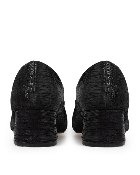 Eternal Ease – Zapatilla Negra Picuda Confort 1450